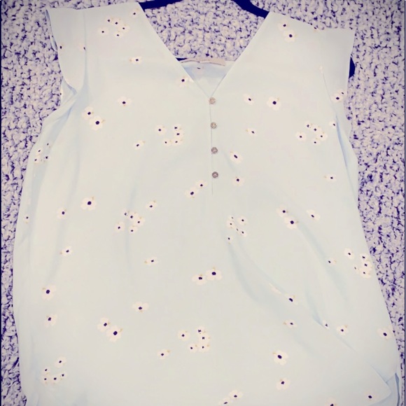 LOFT Blossom Henley Flutter Shell blouse. Size.M - Picture 6 of 13